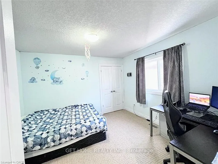 294 Featherstone Cres — Photo 13