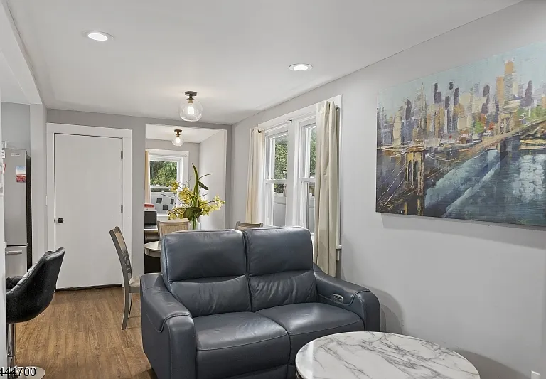 17 Thomas St — Photo 2