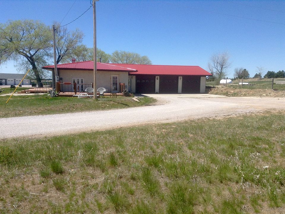 2nd image of 15 Meadow View Ln