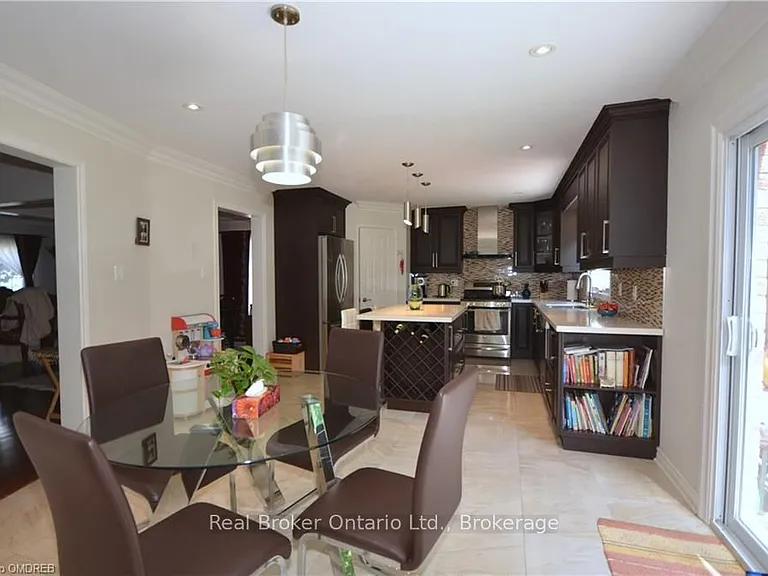 1609 Pilgrims Way — Photo 4