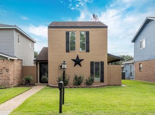 821 Clubside Dr, East Bernard, TX 77435