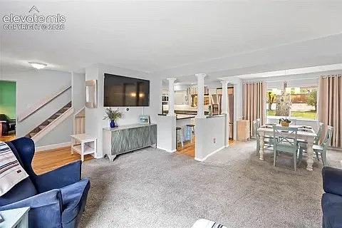 320 W Cheyenne Mountain Blvd — Photo 4