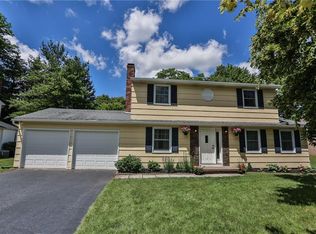 138 Squirrels Heath Rd, Fairport, NY 14450