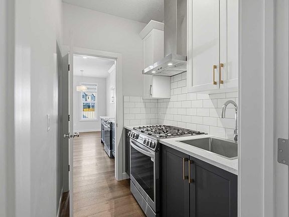 4th image of 71 Belvedere Grn SE