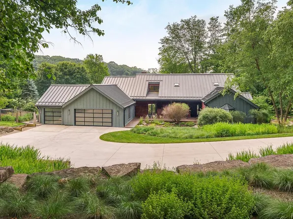 150 Pinehurst Dr, Granville, OH 43023