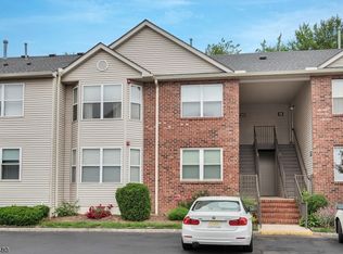 20 Jennifer Dr, East Hanover, NJ 07936