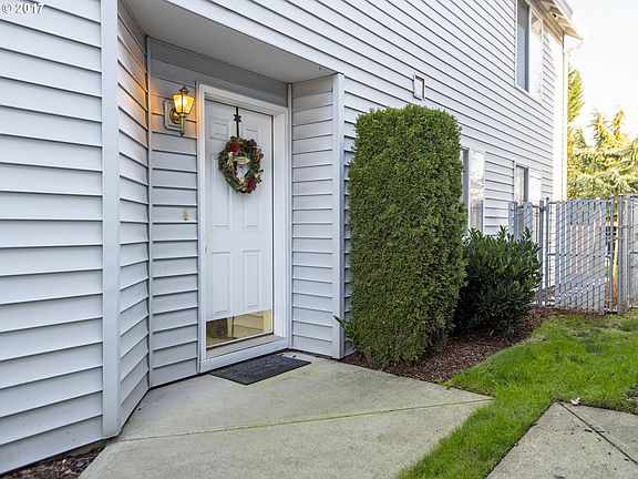 3rd image of 2807 NE 116th Ave