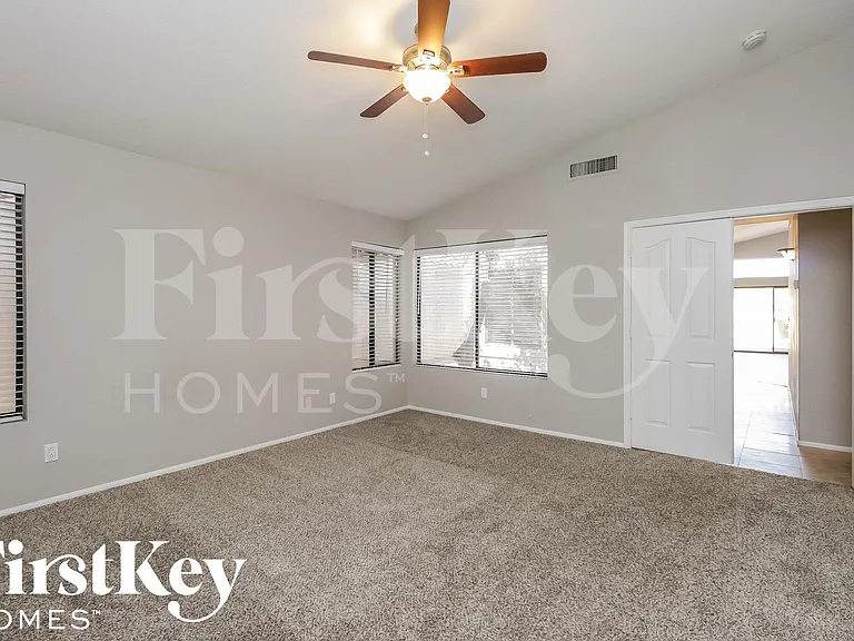 306 E Vaughn Ave — Photo 9