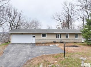 10 N 6th St, Fulton, IL 61252