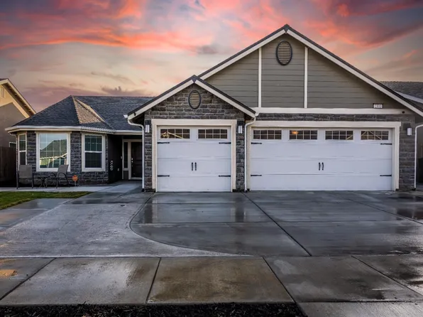2333 W Mallard Way, Hanford, CA 93230