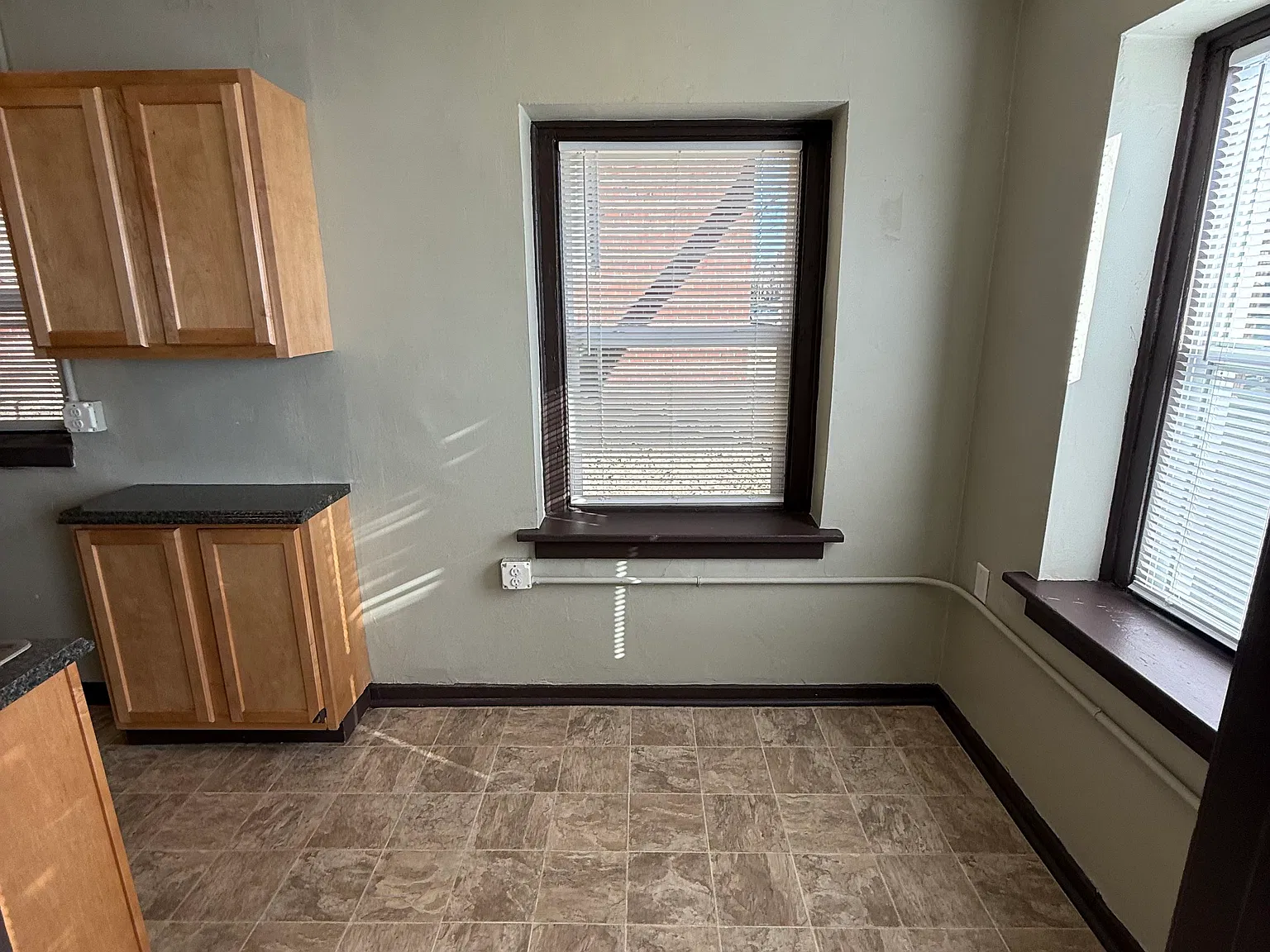 1 bed, 800 sqft, $695 — Photo 3