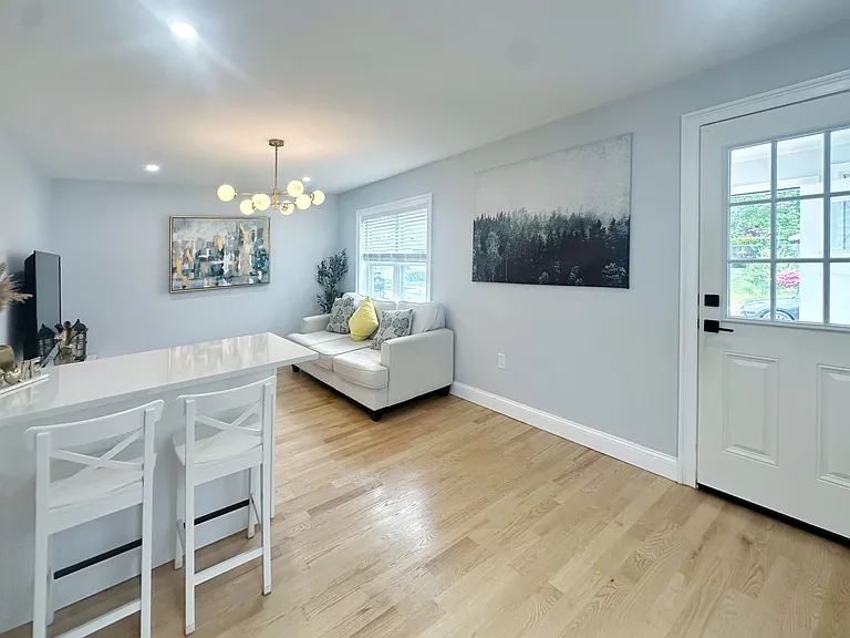 28 Arnold St #1 — Photo 3