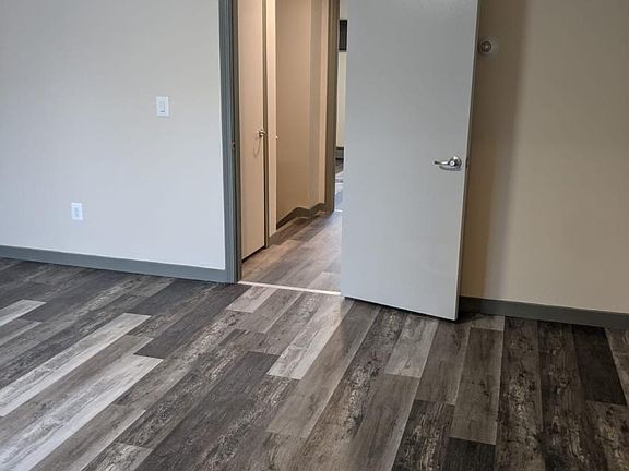 3rd image of 94 West St Unit 94