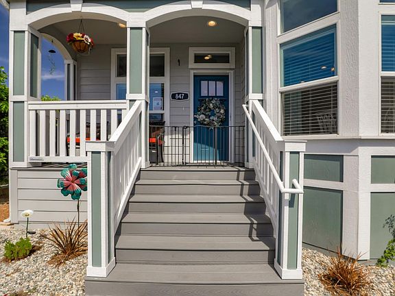 3rd image of 847 Villa Teresa Way #847