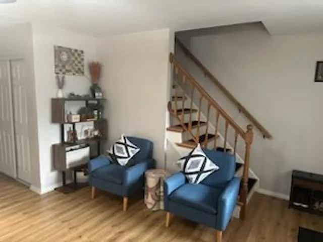 1 Lexington Ct — Photo 4