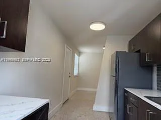 1607 NW 16th Ave #1 — Photo 8