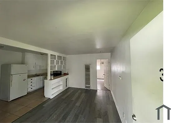 1 bed, $1,000 — Photo 3