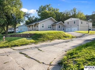 604 S 15th St, Tekamah, NE 68061