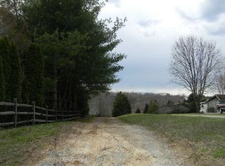 823 Old Forge Rd, Oxford, PA 19363