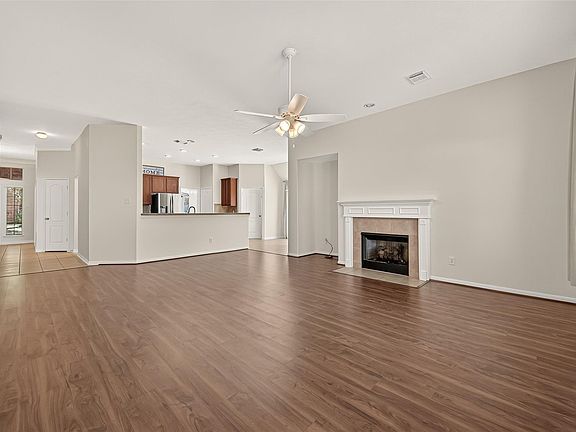 4th image of 1608 Spring Glen Ln