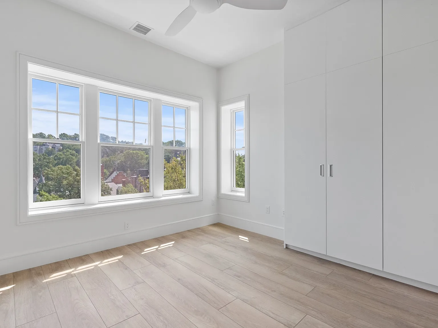 1580 Beacon Street — Photo 3
