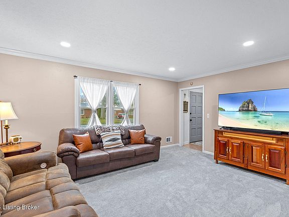 4th image of 2815 Goose Creek Rd