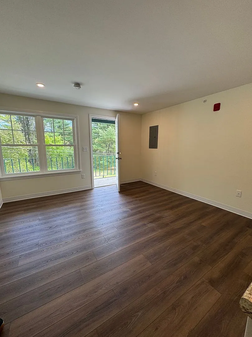 162 Narragansett Street — Photo 3