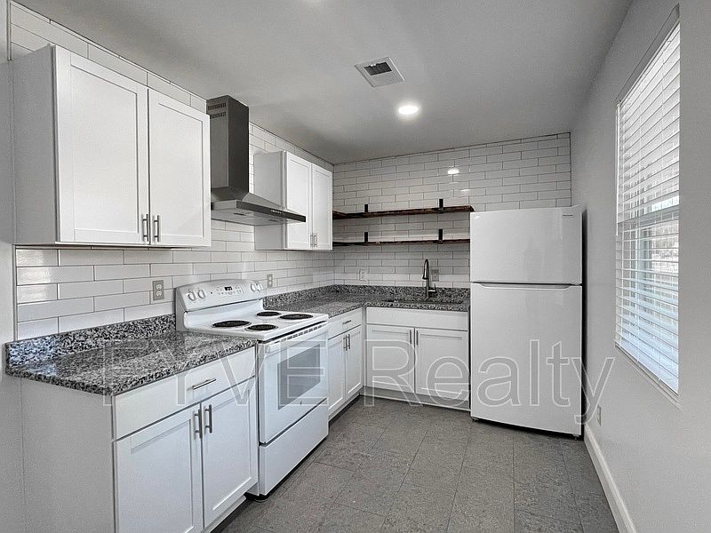 1st image of 27A Lutie St