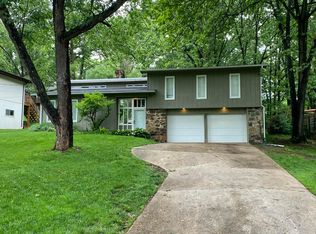 881 S Mission Cir, Springfield, MO 65809