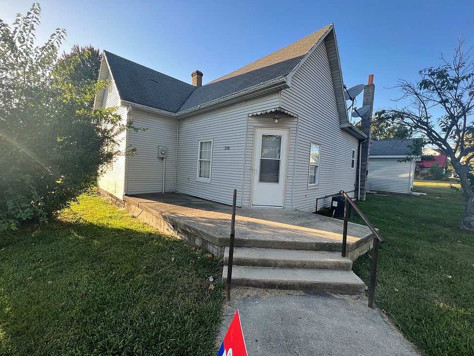 1st image of 200 W Main St