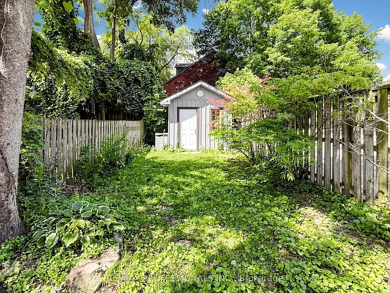 368 Howland Ave — Photo 33