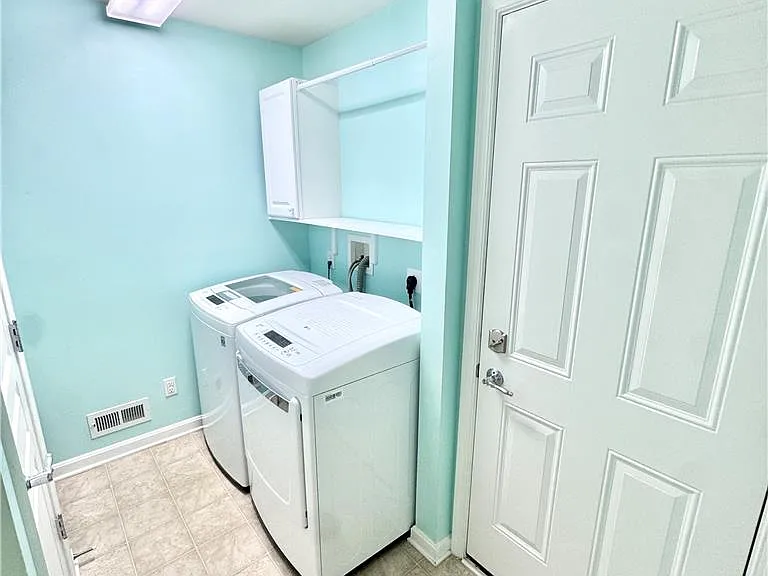 8704 Mayfair Ct — Photo 14