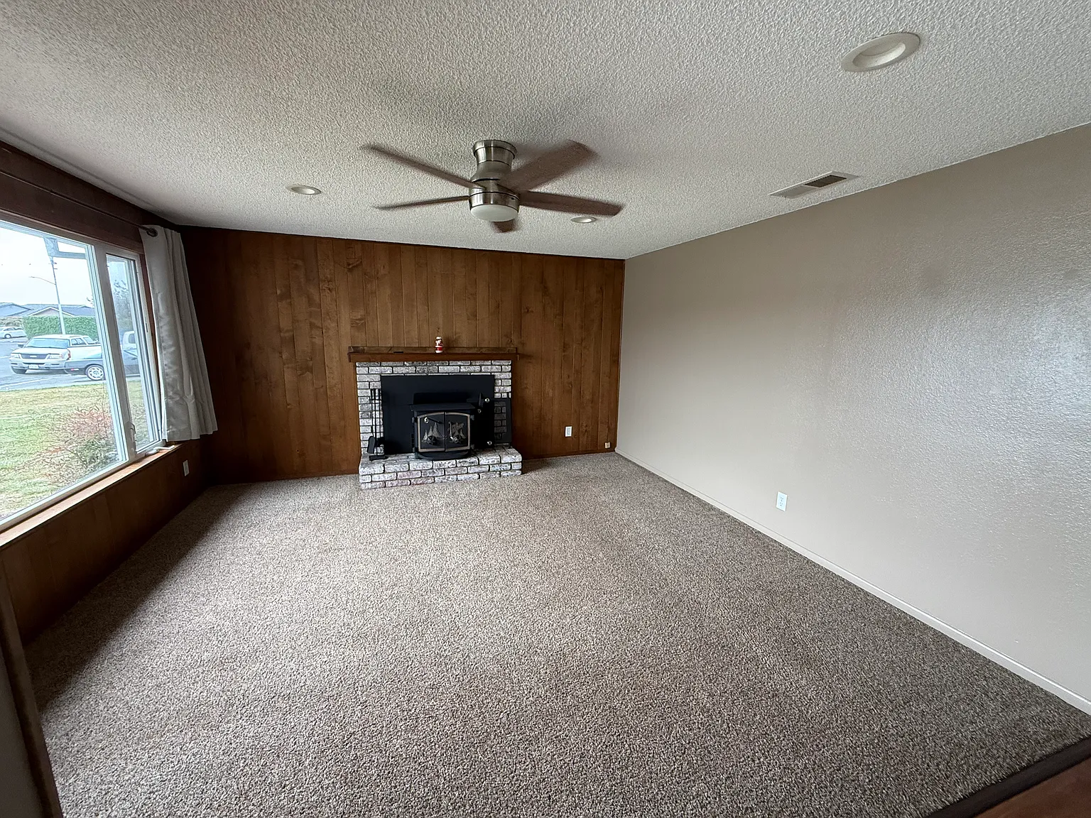 3 bed, 1272 sqft, $2,500 — Photo 3