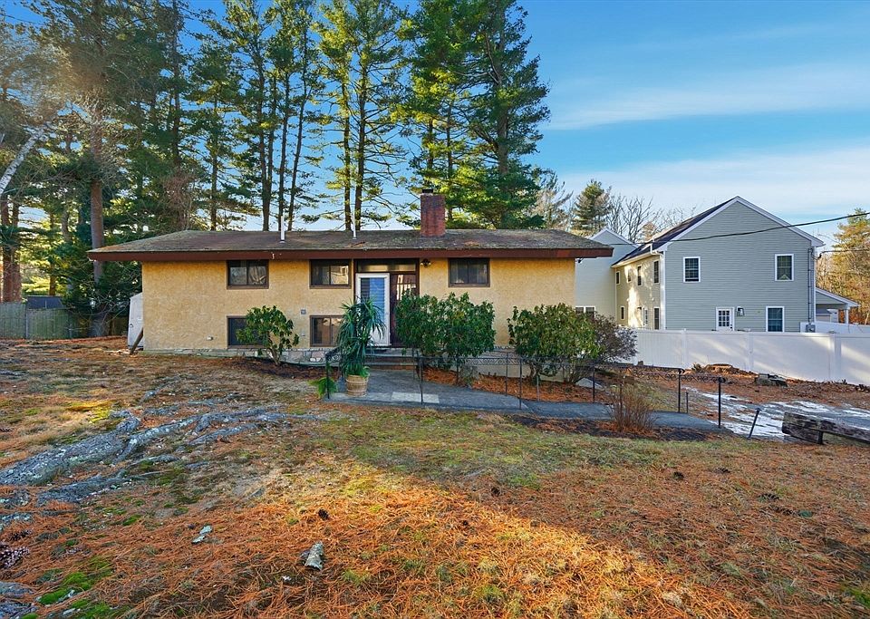1st image of 11 Hutchins Cir