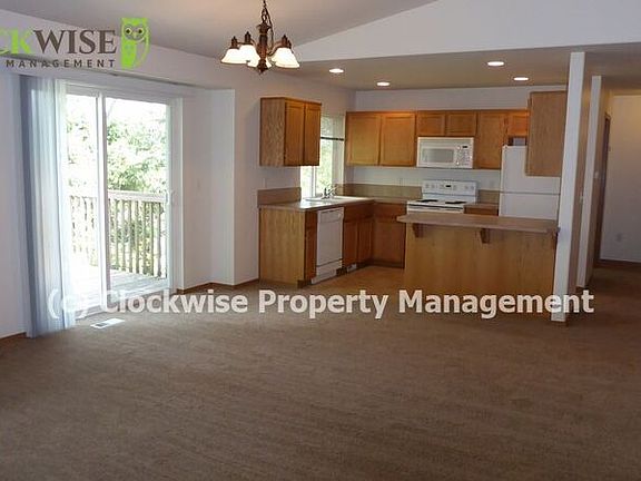 4th image of 1719 186th Street Ct E