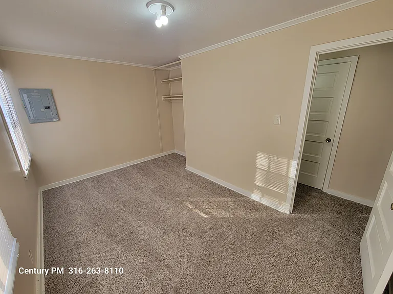 4011 E Whitney Ln — Photo 11
