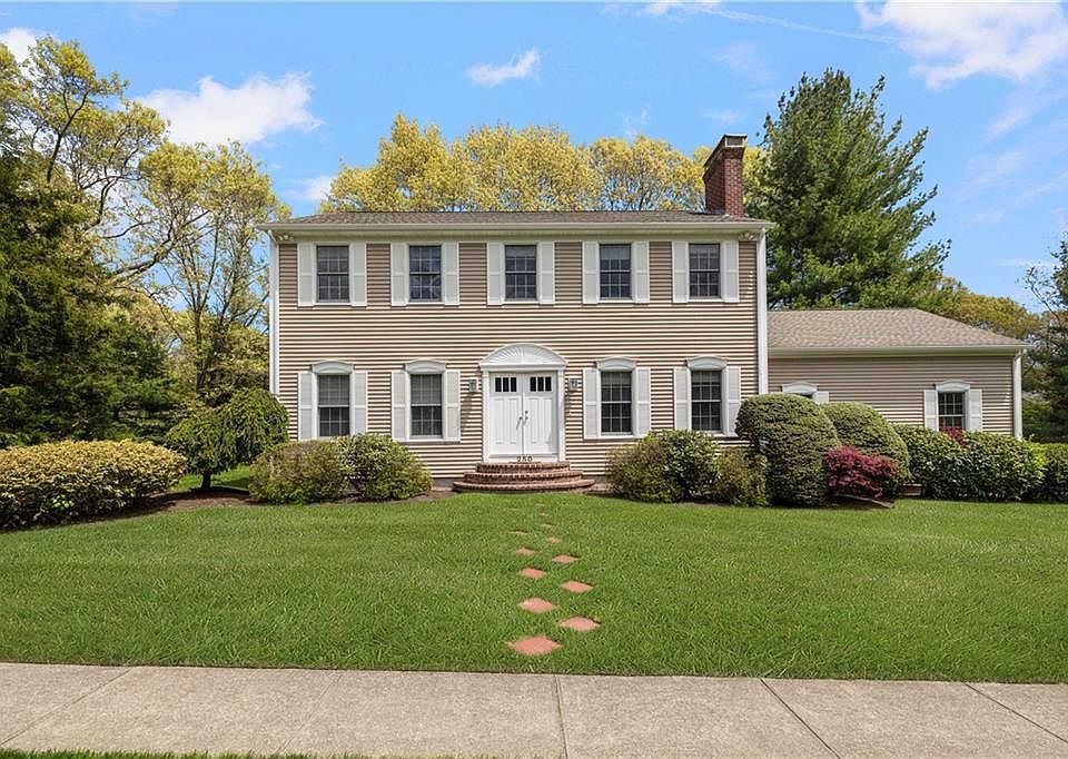 1st image of 250 Larchwood Dr