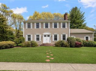 250 Larchwood Dr, Warwick, RI 02886