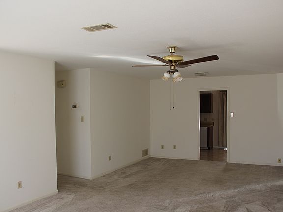 4th image of 1057 Sunmeadow Dr.