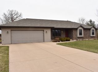1574 Grant St, De Pere, WI 54115