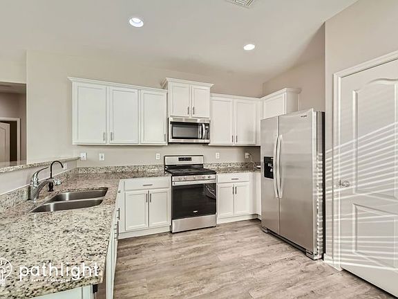 4th image of 37295 W La Paz St