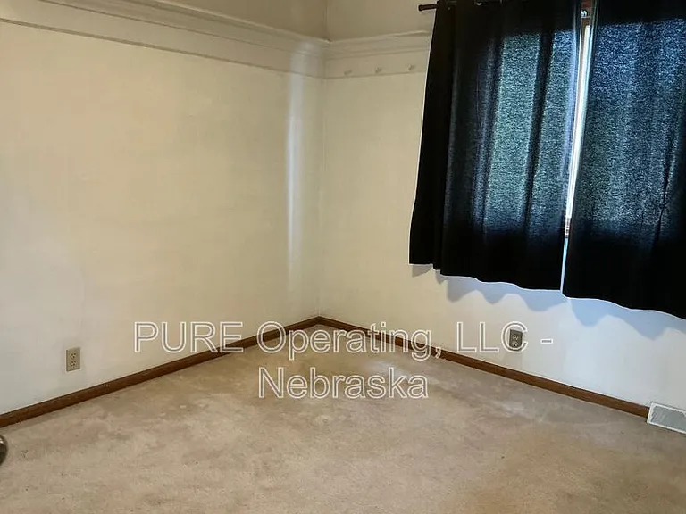 5018 S 163rd St — Photo 23