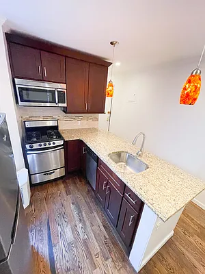 Rented by Urban Real Estate Inc | media 15