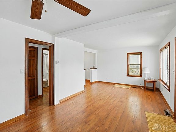 5th image of 2156 Culver Ave