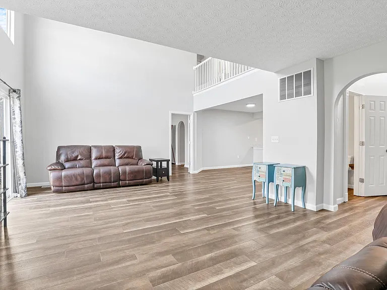 920 Sara Ct #920 — Photo 14