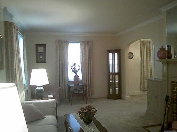 2nd image of 59 Rollinson St
