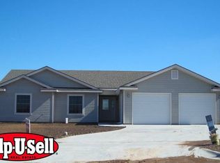 1004 Conley Cir, Manhattan, KS 66502