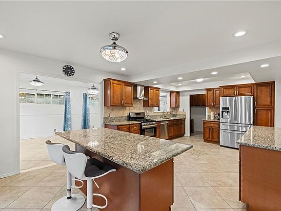 5th image of 10685 Ledeen Dr