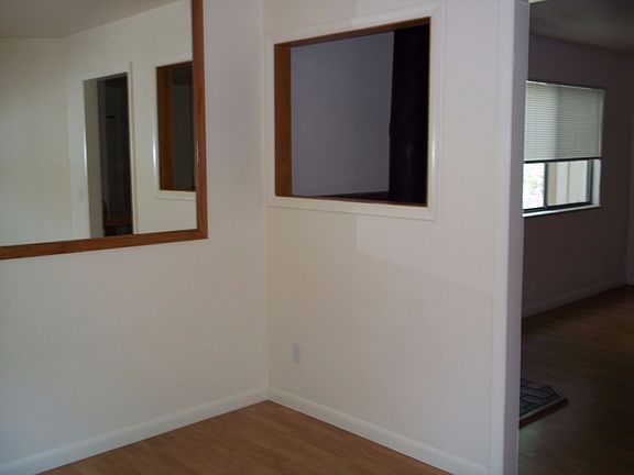 4th image of 4989 Eisenhower Dr #4909-C