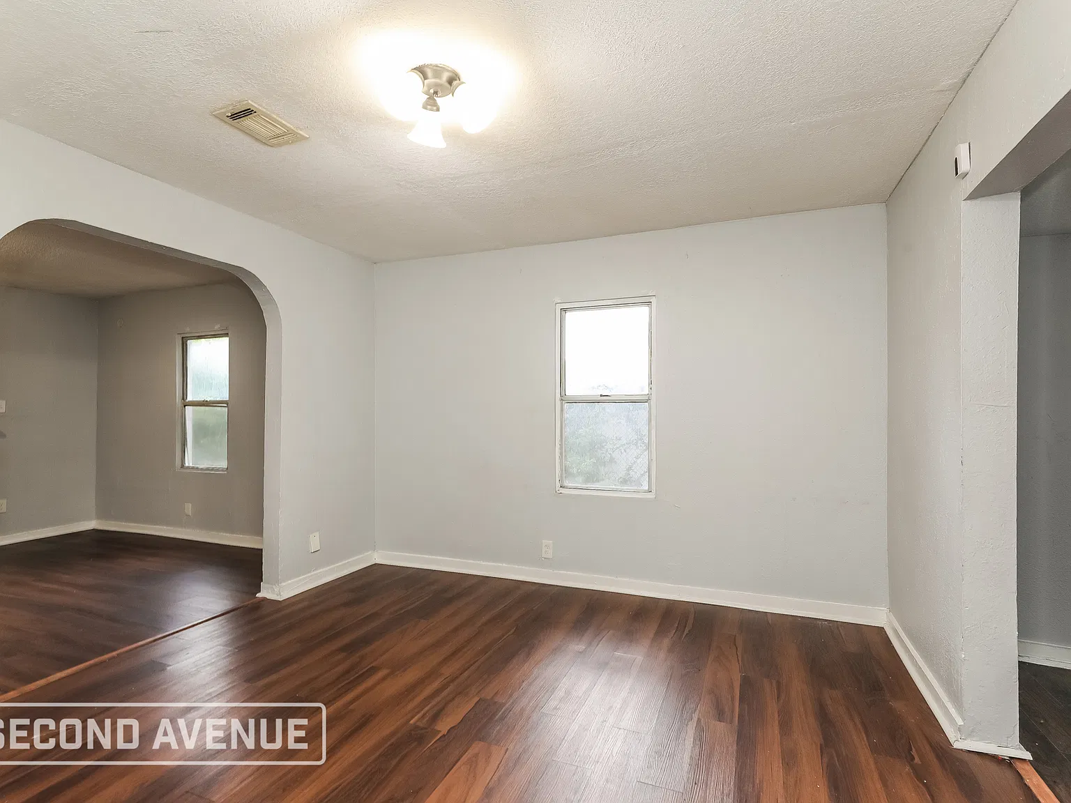3 bed, 2.0 bath, 1296 sqft, $1,150 — Photo 3